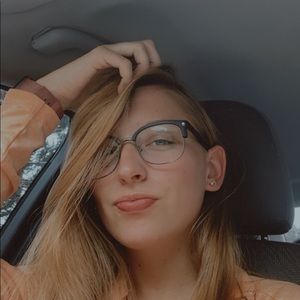 Meet your Posher, Mikayla